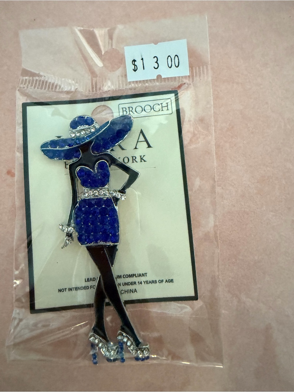 Elegant Blue Rhinestone Fashion Brooch - Designer Style